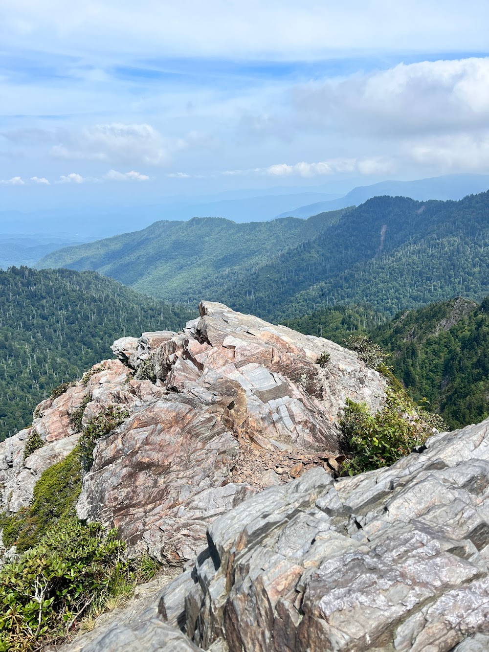 Dramatic drop-off views from Charlies Bunion